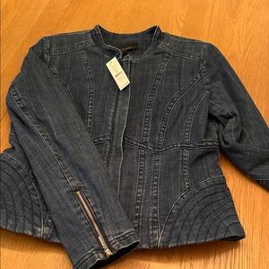 Stylish Denim Jacket with Zipper Detail